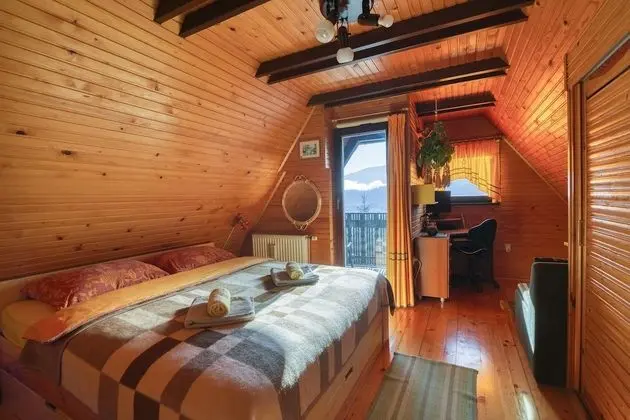 Family Villa, Birden Çok Yatak, 2 Banyolu, Bahçeli (Bonidesa House With Whirlpool)