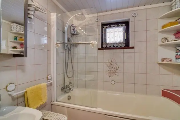 Family Villa, Birden Çok Yatak, 2 Banyolu, Bahçeli (Bonidesa House With Whirlpool)