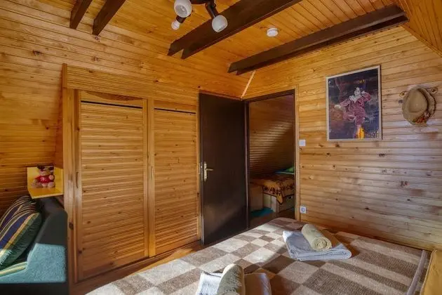 Family Villa, Birden Çok Yatak, 2 Banyolu, Bahçeli (Bonidesa House With Whirlpool)