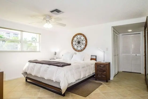 Daire (Bonita Beach Club #118)