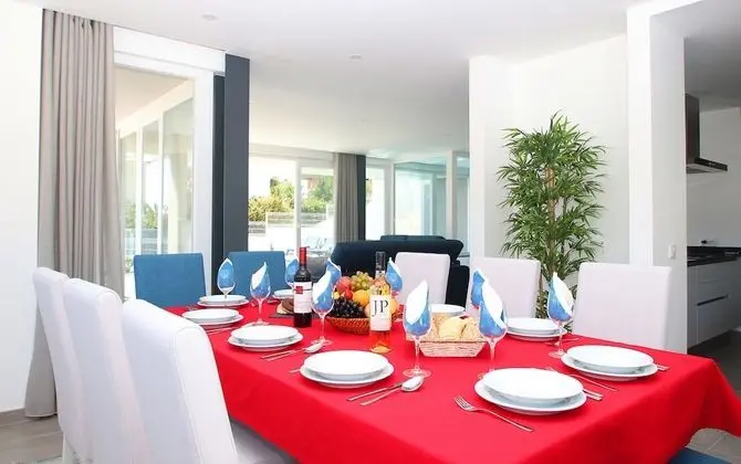 Villa, 6 Yatak Odası, Kişiye Özel Havuzlu, Deniz Manzaralı