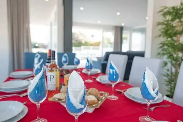 Villa, 6 Yatak Odası, Kişiye Özel Havuzlu, Deniz Manzaralı