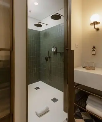 Deluxe Tek Büyük veya İki Ayrı Yataklı Oda