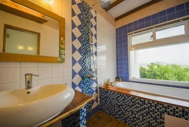 Family Dört Kişilik Oda, Balkon, Kısmi Deniz Manzarası