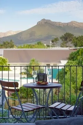 Deluxe Oda, Balkon, Havuz Manzaralı