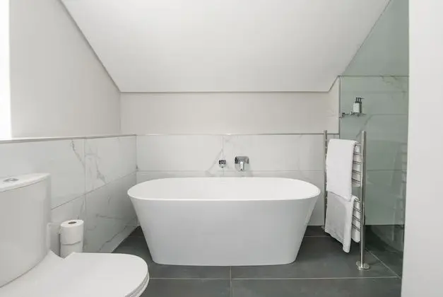 Deluxe Oda, Balkon, Havuz Manzaralı
