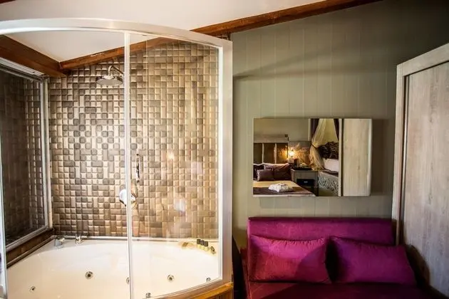 Jetted tub