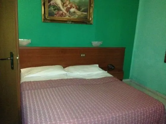 Tek Büyük Yataklı Oda, 1 Çift Kişilik Yatak