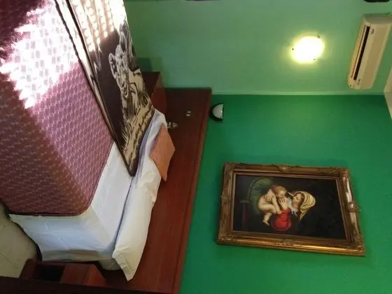 Tek Büyük Yataklı Oda, 1 Çift Kişilik Yatak