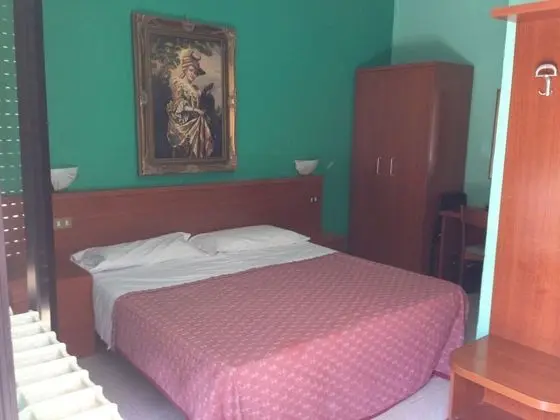 Tek Büyük Yataklı Oda, 1 Çift Kişilik Yatak