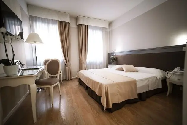 Classic Tek Büyük Yataklı Oda