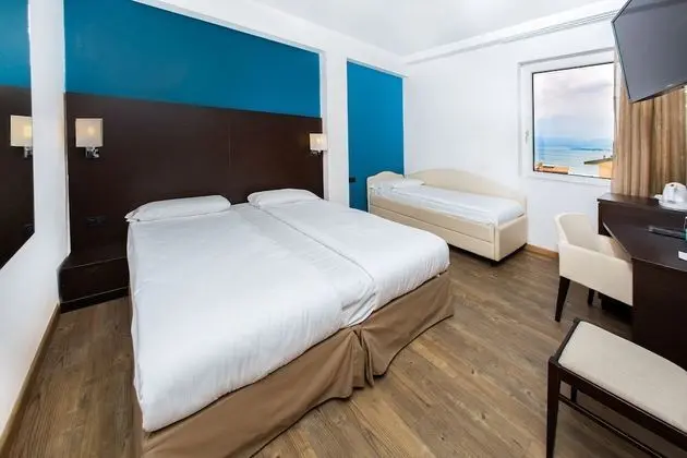 Standard Üç Kişilik Oda