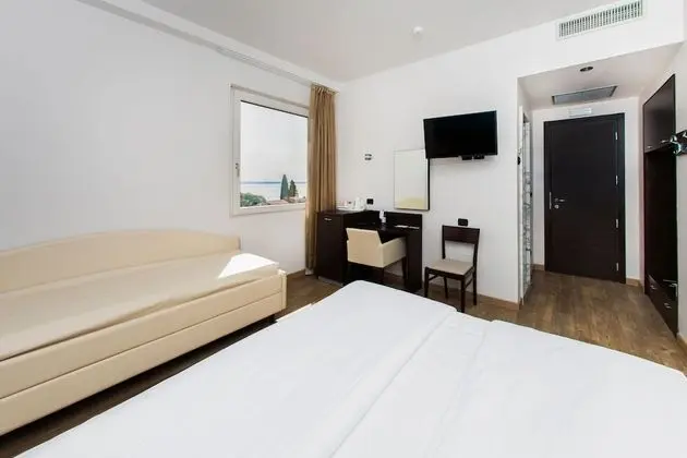 Standard Üç Kişilik Oda