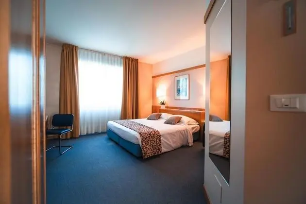 Classic Büyük Yataklı Tek Kişilik Oda