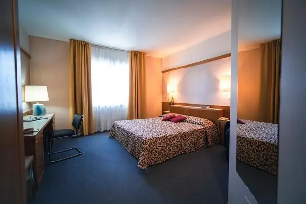 Classic Büyük Yataklı Tek Kişilik Oda