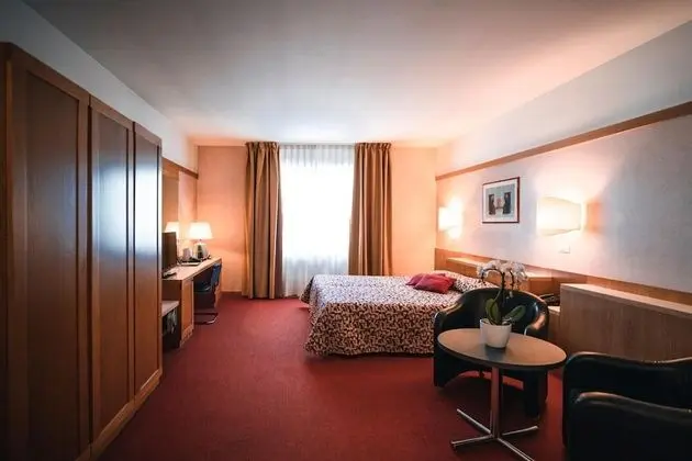 Comfort Tek Büyük Yataklı Oda