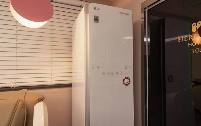 Oda (Premium VIP massage chair (with style)