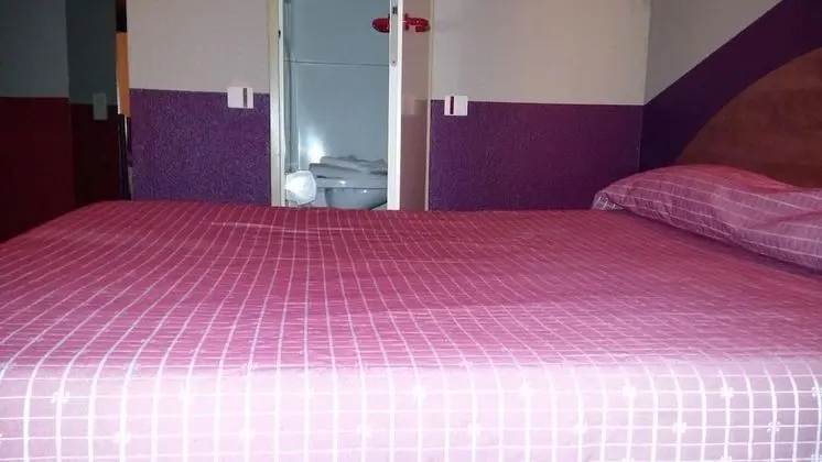 Üç Kişilik Oda