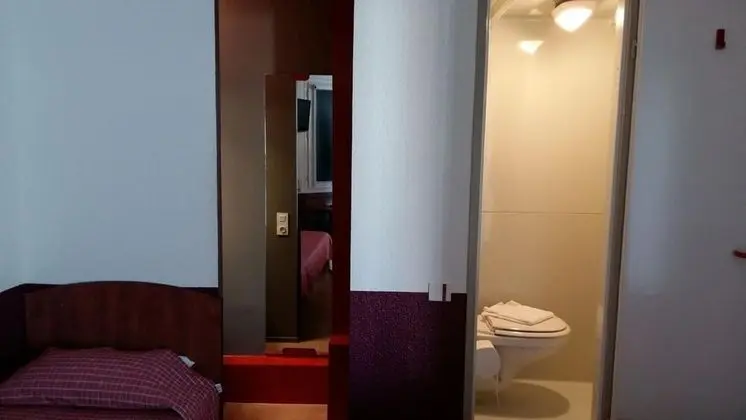 Üç Kişilik Oda