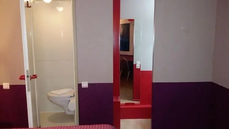 Üç Kişilik Oda