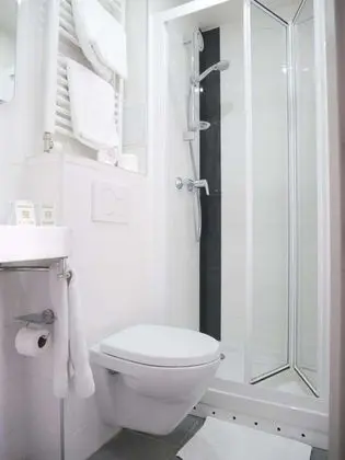Oda, 2 Yatak Odası (Adjacente)