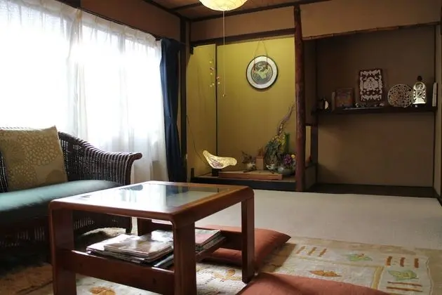 Traditional Üç Kişilik Oda, Ortak Banyo (Japanese-Style)