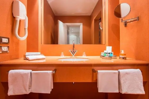 1 Çift Kişilik Veya 2 Tek Kişilik Yatak Executive