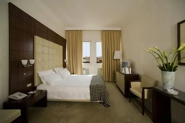 1 Çift Kişilik Veya 2 Tek Kişilik Yatak Executive