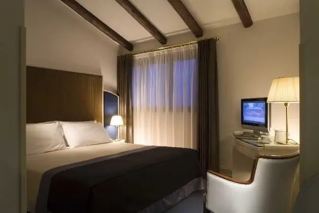 1 Çift Kişilik Veya 2 Tek Kişilik Yatak Superior