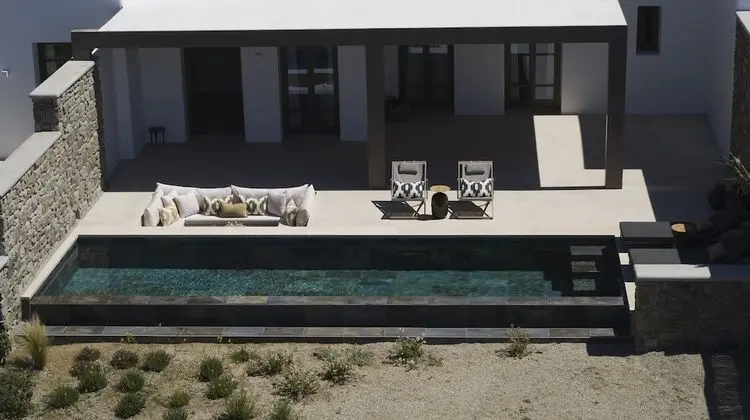 Bonzoe Two Bedroom Villa with Private Heated Pools