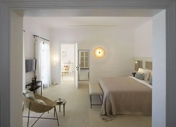 Bonzoe Two Bedroom Villa with Private Heated Pools
