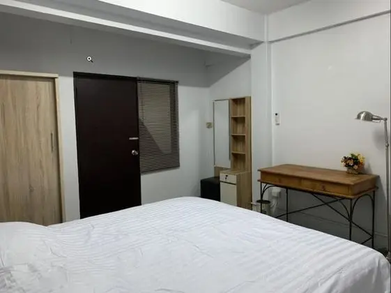 Private room with Shared Bathroom