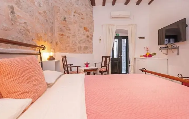 Comfort Tek Büyük Yataklı Oda