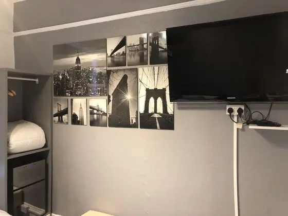 Basic Tek Büyük veya İki Ayrı Yataklı Oda