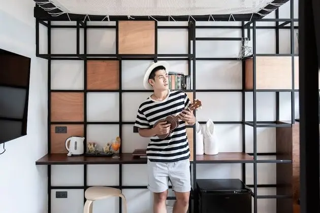 Hammock Room