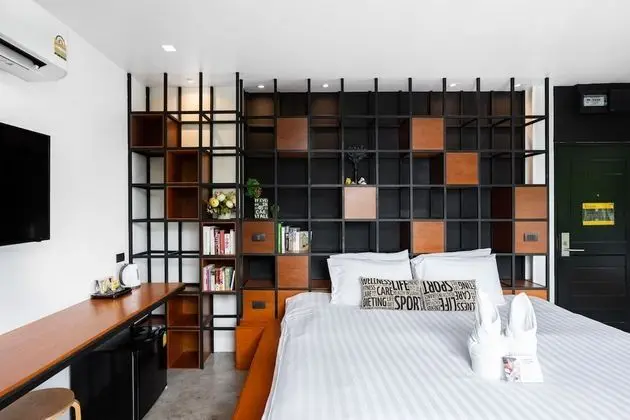 VIP Gallery Room with Private Bathroom