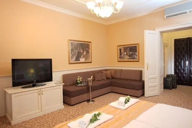 Superior Tek Büyük veya İki Ayrı Yataklı Oda