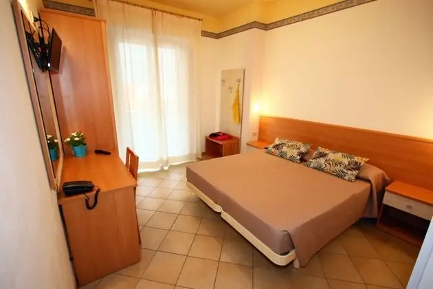 Comfort Tek Büyük veya İki Ayrı Yataklı Oda