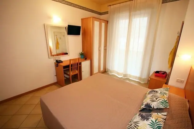Comfort Tek Büyük veya İki Ayrı Yataklı Oda