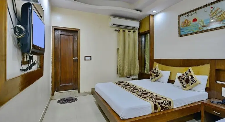 Deluxe Tek Büyük Yataklı Oda, 1 En Büyük (King) Boy Yatak, Sigara İçilebilir, Şehir Manzaralı