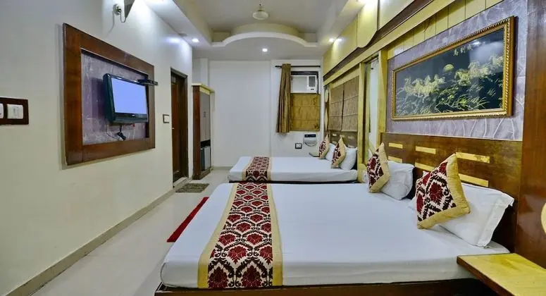 Family Oda, 2 Çift Kişilik Yatak, Sigara İçilebilir, Şehir Manzaralı