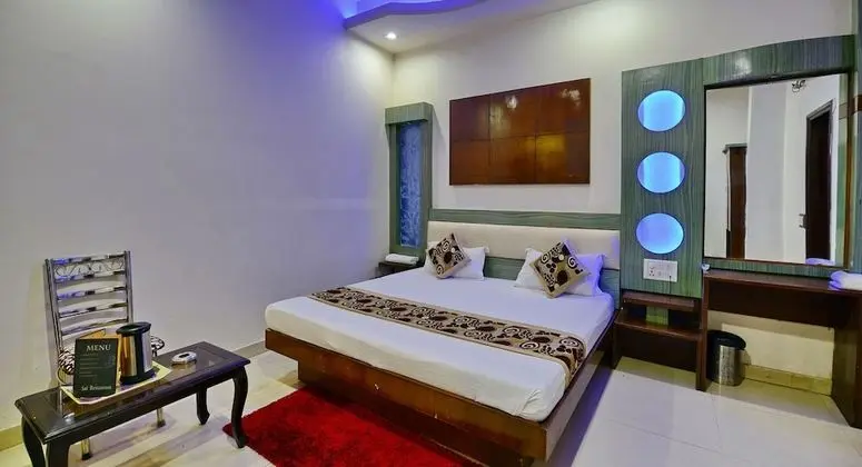 Family Oda, 2 Çift Kişilik Yatak, Sigara İçilebilir, Şehir Manzaralı