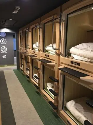 Oda, Sadece erkekler için (Capsule)