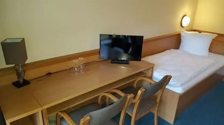 Basic İki Ayrı Yataklı Oda, Göl Manzaralı