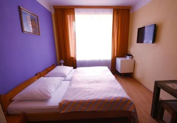 Tek Büyük veya İki Ayrı Yataklı Oda