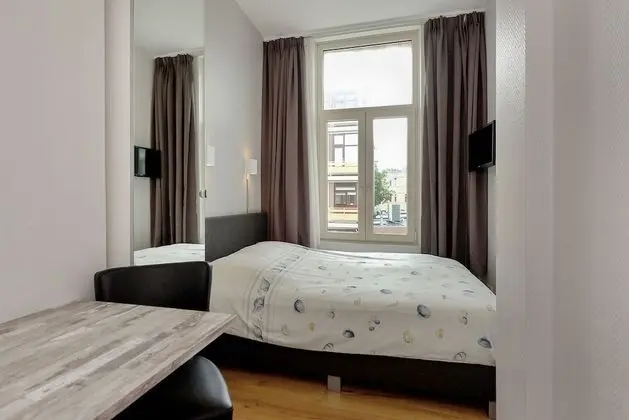Small Double Room met klein tweepersoonsbed