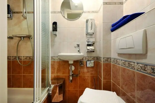 Small Double Room met klein tweepersoonsbed