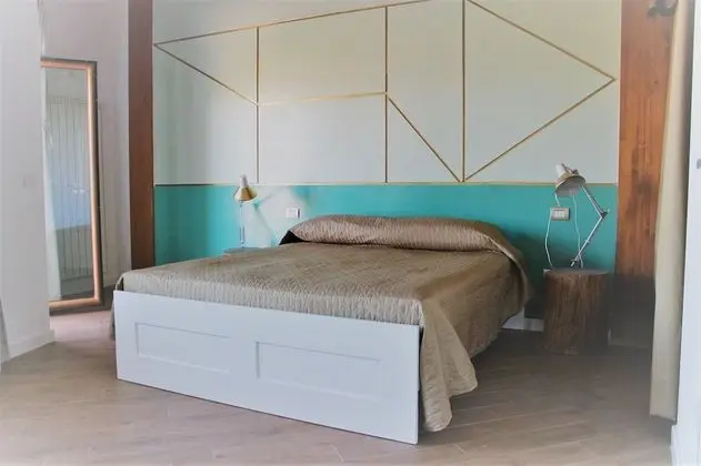 Tek Büyük veya İki Ayrı Yataklı Oda, Ortak Banyo