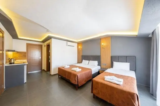 Standart Oda, Deniz veya Kara Manzaralı, Balkonlu