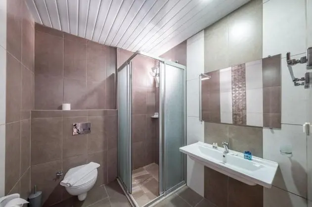 Standart Oda, Deniz veya Kara Manzaralı, Balkonlu